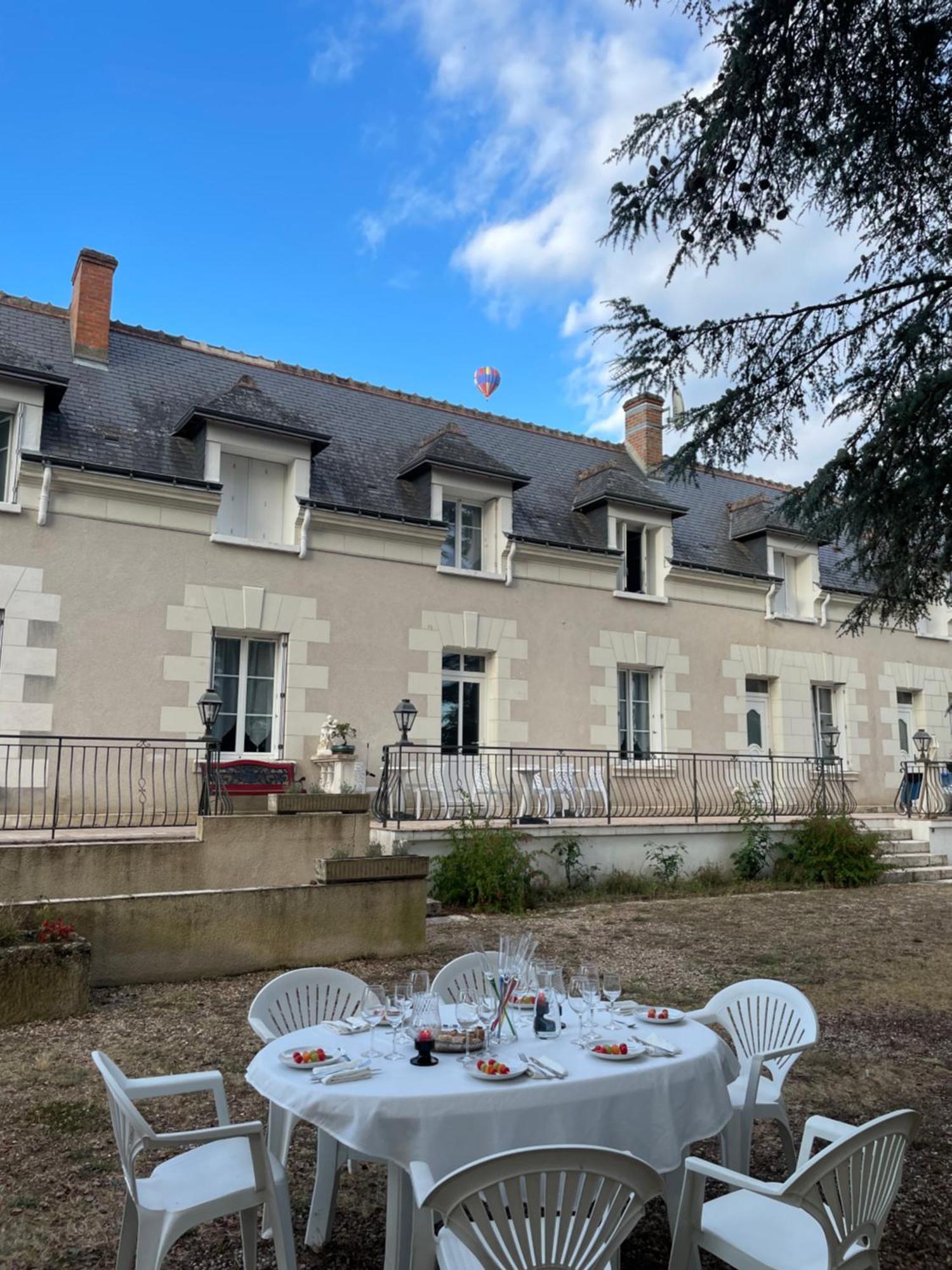 Aux Chambres Des Dames Chisseaux Exterior photo